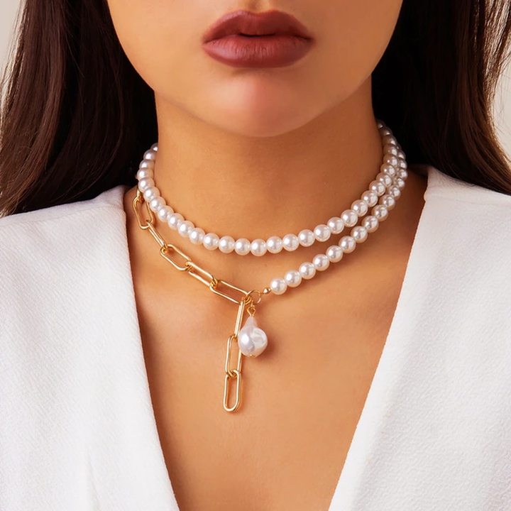 Collar de perlas vintage en diseño de varias capas